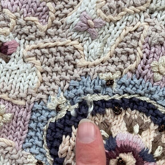 Vintage Jennifer Reed Hand Knit Embroidered Floral Winter Sweater Medium - Picture 12 of 16